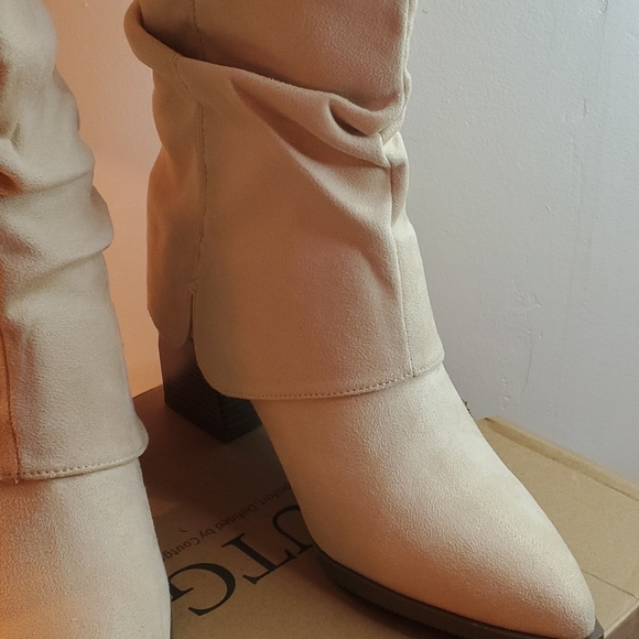 Sexy Beautiful Cream Suade Boots - Picture 9 of 13